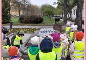 zapalamy znicze przy Grobie Nieznanego Żołnierza