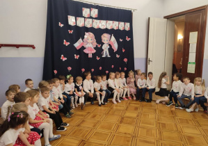 uroczystość przedszkolna - występ dzieci