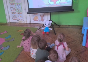 oglądamy Kicię Kocię