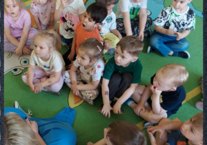słuchamy czytanych opowiadań