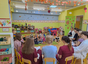 Studenci stomatologii w grupie "Motylków"