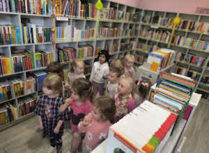 "Kotki" z wizytą w bibliotece