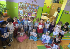 dzieci z naszej grupy w przebraniach