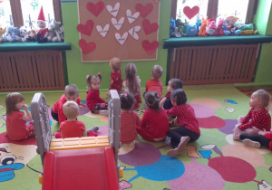 nasza grupa na czerwono