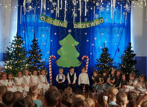 "Cudowne drzewko" - świąteczne przedstawienie koła teatralnego
