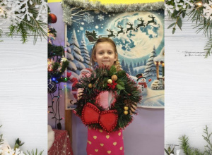 "Najpiękniejszy stroik bożonarodzeniowy" - udział "Gwiazdeczek" w świątecznym konkursie plastyczno-technicznym