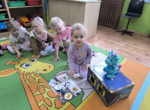 "Kotki" samodzielnie wykonują zdrowe kanapki