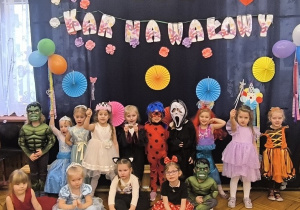 "Kotki" na balu karnawałowym