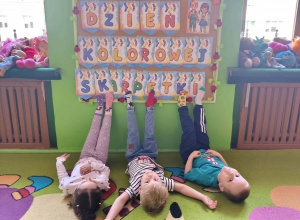 "Dzień kolorowej skarpetki" w grupie "Smoków"