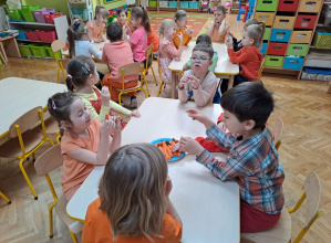 Dzień koloru pomarańczowego w „Motylkach”