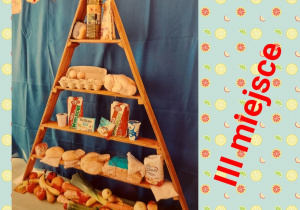 III miejsce - piramida wykonana przez grupę "Gang Bystrzaków"