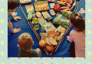 II miejsce - piramida wykonana przez grupę "Biedronki"