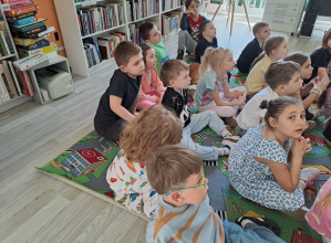 "Motylki" z wizytą w bibliotece