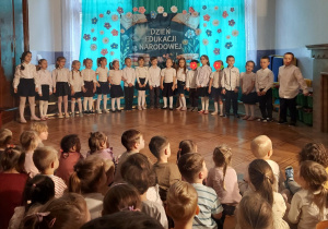 dzieci z grupy "Gwiazdeczek" podczas występu